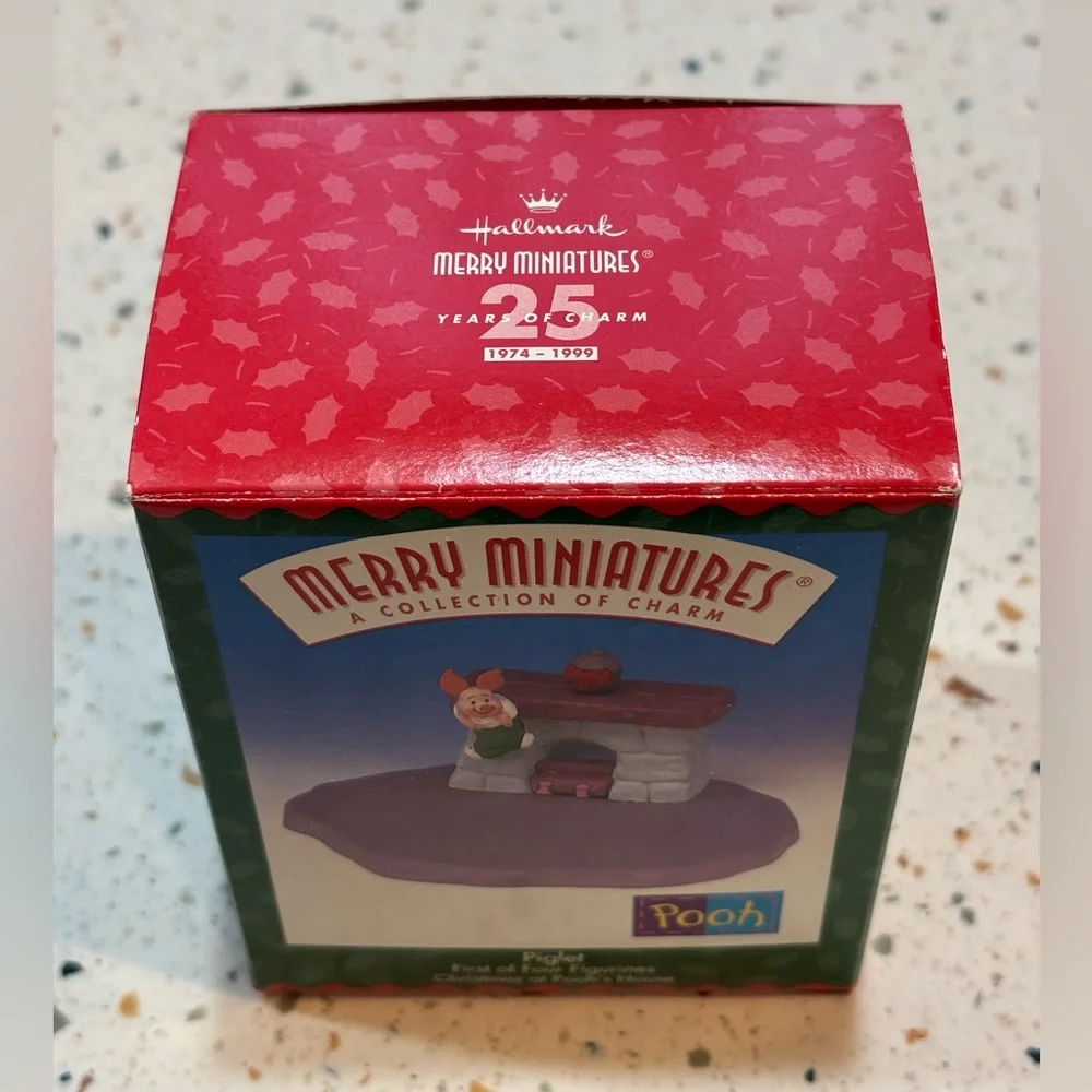 Hallmark Merry Miniatures‎ Piglet Figurine – 1999 – Christmas at Pooh’s House